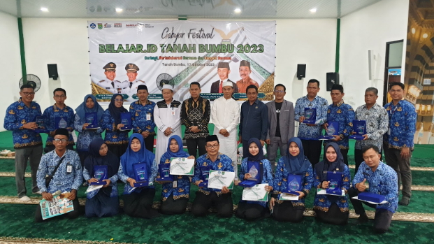 Tanah Bumbu Beri Apresiasi Kepada Guru dan Sekolah dalam Gebyar Festival Lokal Belajar.id
